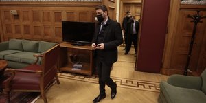 Ο Νίκος Ανδρουλάκης εγκαταστάθηκε στο γραφείο του στη Βουλή