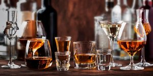 ελληνικά αποστάγματα