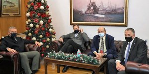 Ο Αρχηγός ΓΕΕΘΑ με μέλη της Γερουσίας των ΗΠΑ
