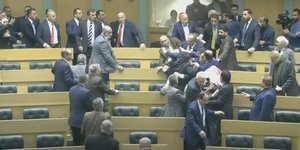 Χάος σε συνεδρίαση του Κοινοβουλίου της Ιορδανίας