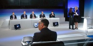 Σκηνή από το debate ΚΙΝΑΛ, στην ΕΡΤ