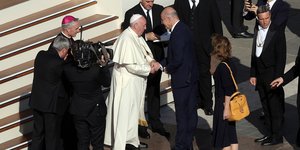 Στο αεροδρόμιο Πάπας, Δένδιας