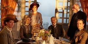 μιμη ντενίση τραπεζι 