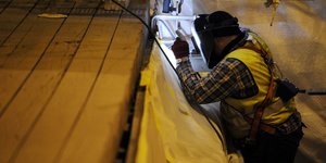 Εργαζόμενος σε εργοστάσιο της Φινλανδίας