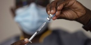 Η κυβέρνηση της Γκάνας λαμβάνει δραστικά μέτρα για τους εμβολιασμούς