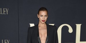 Η Ιρίνα Σάικ με ανδρόγυνο look