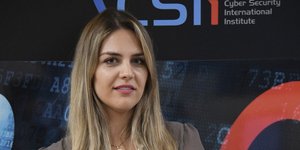 Η Κέλλυ Ιωάννου, διευθύντρια στο Ινστιτούτο Κυβερνοασφάλειας CSii