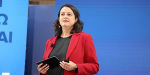 κεραμεως με κοκκινα