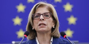 Στέλλα Κυριακίδου πισω αστερακια 