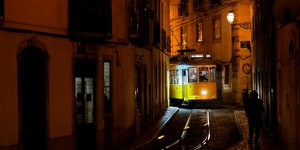 Τραμ τη νύχτα στη Λισαβόνα