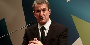 Ανδρέας Λοβέρδος δεμενα χερια