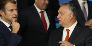 Εμμανουέλ Μακρόν, Βικτορ Ορμπαν μιλανε