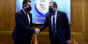 Ο υπουργός Εθνικής Άμυνας με τον δήμαρχο Ναυπλιέων