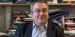Ο Ηλίας Μόσιαλος