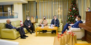 ΝΔ και ΟΝΝΕΔ κοντά στα παιδιά της «Φλόγας»