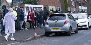 ουρες για εμβολιο 