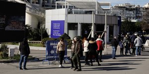 ουρές για rapid test στη ΔΕΘ