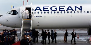 Πάπας Φραγκίσκος Aegean αεροπλάνο