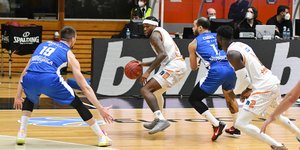 Συντριβή του Προμηθέα Πάτρας από την Μπούντουτσνοστ