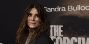 Σάντρα Μπούλοκ παγιέτες ολόσωμη φόρμα