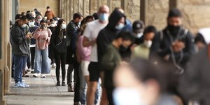 Στην ουρά για τεστ