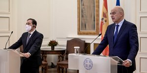 Συνάντηση του Έλληνα ΥΠΕΞ, Νίκου Δένδια, με τον Ισπανό ομόλογό του, Χοσέ Μανουέλ Αλμπάρες