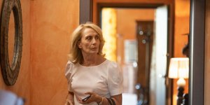 Η Θέμις Μπαζάκα στη Σκοτεινή Θάλασσα 