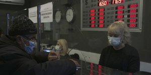 Η τουρκική λίρα έφτασε ξανά σε ιστορικό χαμηλό