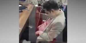 Χαμός στην Τουρκία με το μέλος του AKP του Ερντογάν να έχει πέσει αναίσθητος από χρήση ναρκωτικών