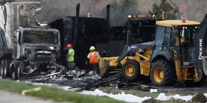 Σοκαριστικές οι εικόνες από το τροχαίο δυστύχημα με νταλίκα στο Κολοράντο των ΗΠΑ, με τέσσερις νεκρούς