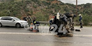 Σοβαρό τροχαίο με εγκλωβισμό οικογένειας στο Φόδελε