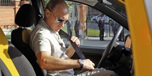 Ο Βλαντιμίρ Πούτιν εργάστηκε ως οδηγός ταξί για να τα βγάλει πέρα οικονομικά