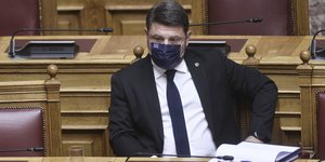 Νίκος Χαρδαλιάς σε εδρανα 