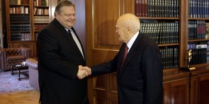 Ευάγγελος Βενιζέλος, Κάρολος Παπούλιας