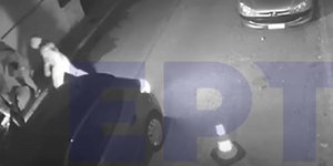 Άγρια επίθεση σε ντελιβερά στο Μενίδι επειδή φορούσε σκούφο... άλλης ομάδας
