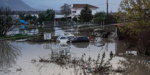 Πλημμυρισμένα αυτοκίνητα