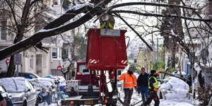 επιχείρηση του Δήμου Αθηναίων για την αποκατάσταση των προβλημάτων από την κακοκαιρία