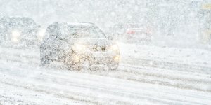 αυτοκίνητο χιόνια