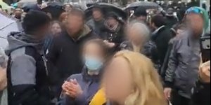 Θεσσαλονίκη: Πορεία αντιεμβολιαστών με συνθήματα υπέρ του Τζόκοβιτς