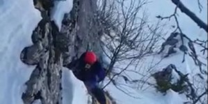 στιγμή της διάσωσης του πυροσβέστη στην Άρτα