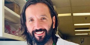 Ο διδάκτωρ μοριακής βιολογίας του πανεπιστημίου του Τορόντο, Γιάννης Πρασσάς 