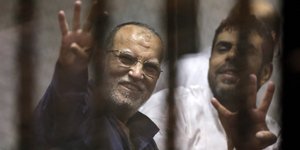 Παλαιότερη φωτογραφία από φυλακισμένα μέλη της Μουσουλμανικής Αδελφότητας