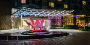 είσοδο των W Hotels Worldwide στην Ελλάδα