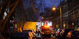 Από χριστουγεννιάτικο δέντρο ξεκίνησε η φονική φωτιά στη Φιλαδέλφεια των ΗΠΑ 