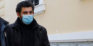 37χρονος ιερέας