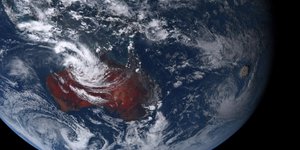 Η υποθαλάσσια έκρηξη ηφαιστείου όπως καταγράφηκε από δορυφόρο