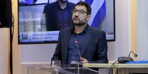 Νάσος Ηλιόπουλος και πισω στην οθονη 