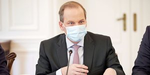 κώστας καραμανλής