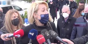 Η Κατερίνα Μονογιού στην κηδεία του αδελφού της Τζώρτζη