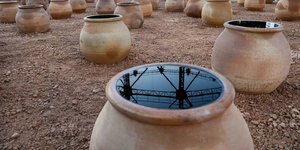 Τα κιούπια της Δανάης Στράτου στην Τεχνόπολη 